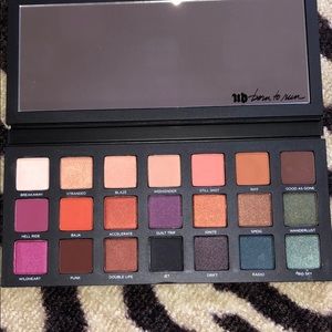 URBAN DECAY BORN TO RUN PALETTE